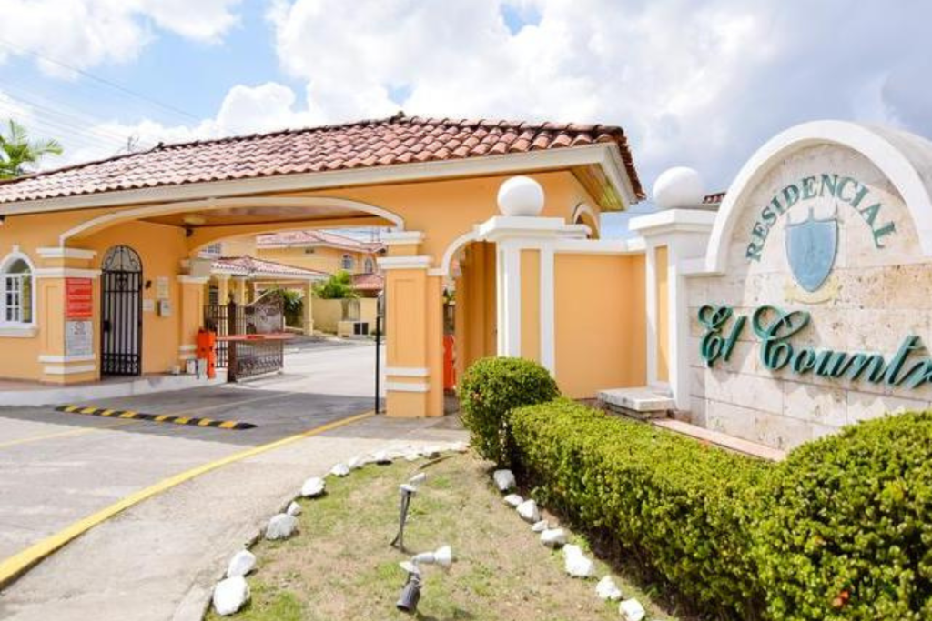 El Country Residential